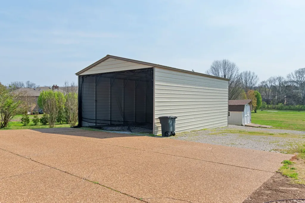 6613 Holt Road Nashville TN 37211
