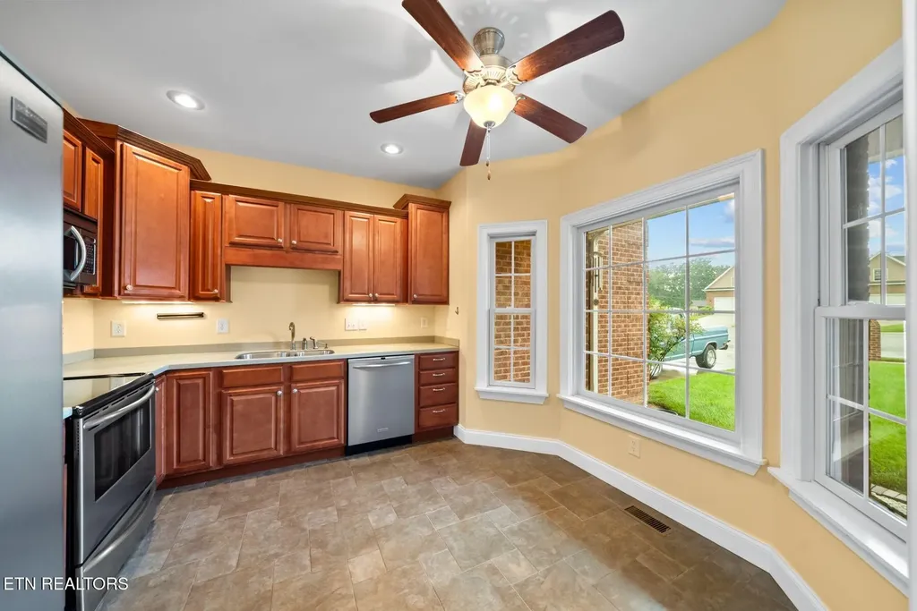 48 Saddle Brook Lane Crossville TN 38571