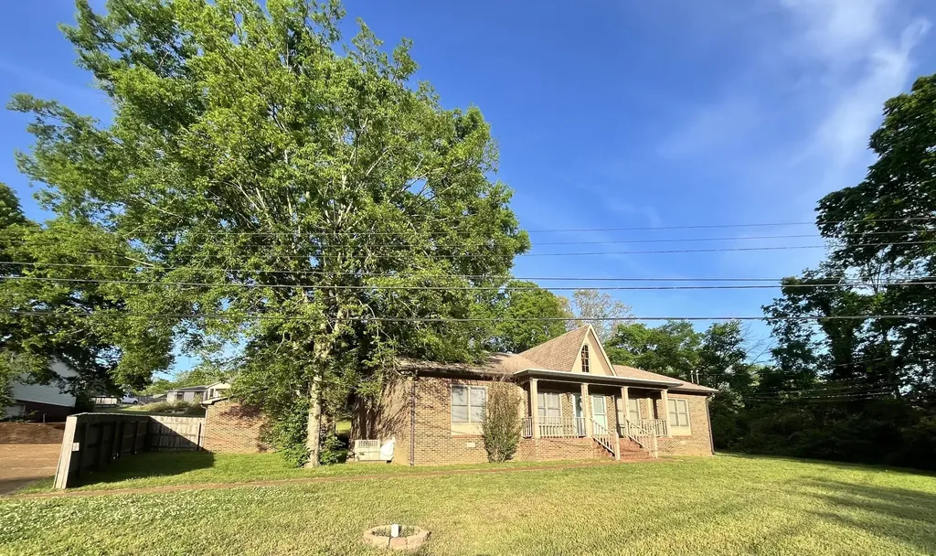 5001/2 Oakwood Drive Columbia TN 38401