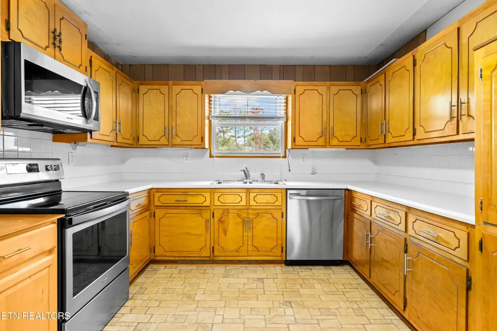 218 Doris Lane Maryville TN 37803