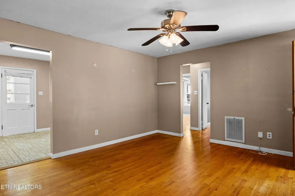 218 Doris Lane Maryville TN 37803