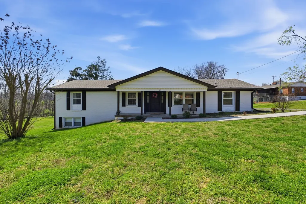 121 Cumberland Circle Gallatin TN 37066