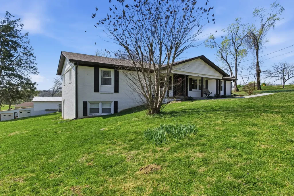 121 Cumberland Circle Gallatin TN 37066