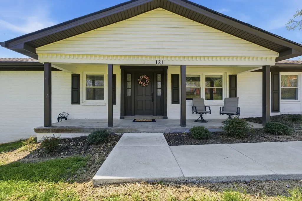 121 Cumberland Circle Gallatin TN 37066