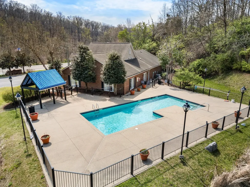 6820 Highway 70, S Nashville TN 37221