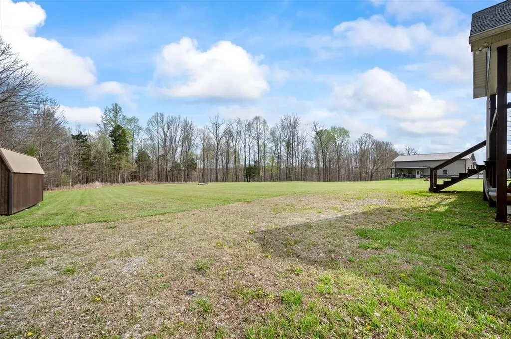 1689 Taurus Farm Road Lafayette TN 37083