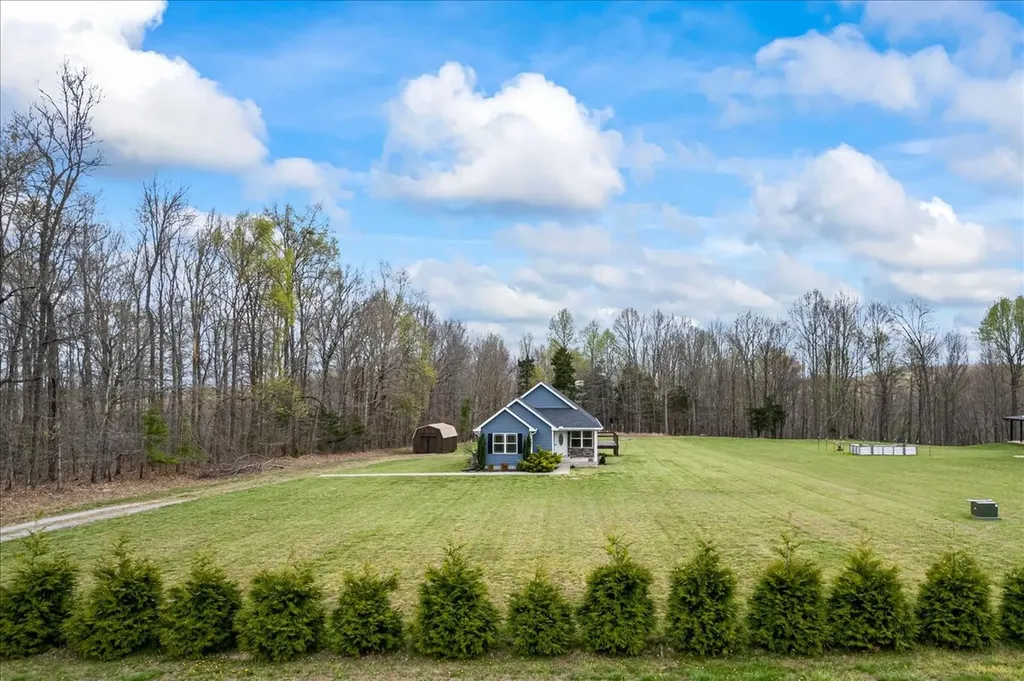 1689 Taurus Farm Road Lafayette TN 37083