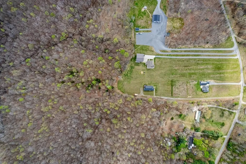 1689 Taurus Farm Road Lafayette TN 37083