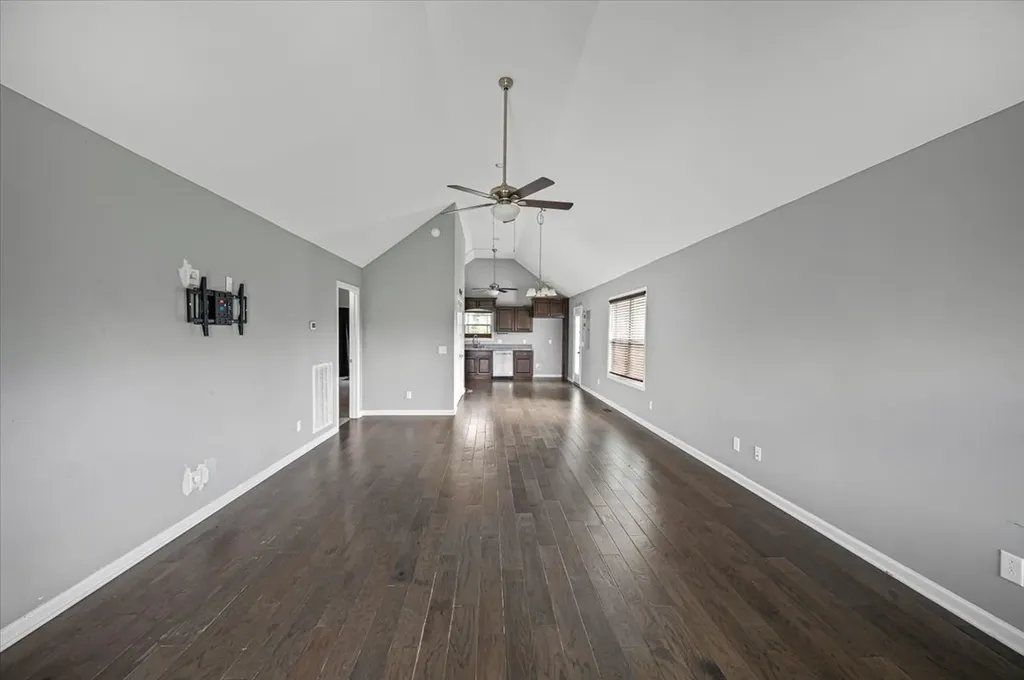 1689 Taurus Farm Road Lafayette TN 37083