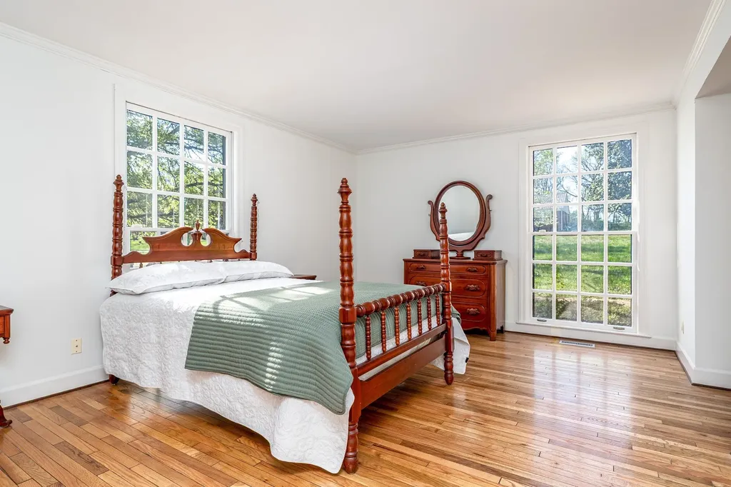 1037 Rolling Fields Circle Columbia TN 38401