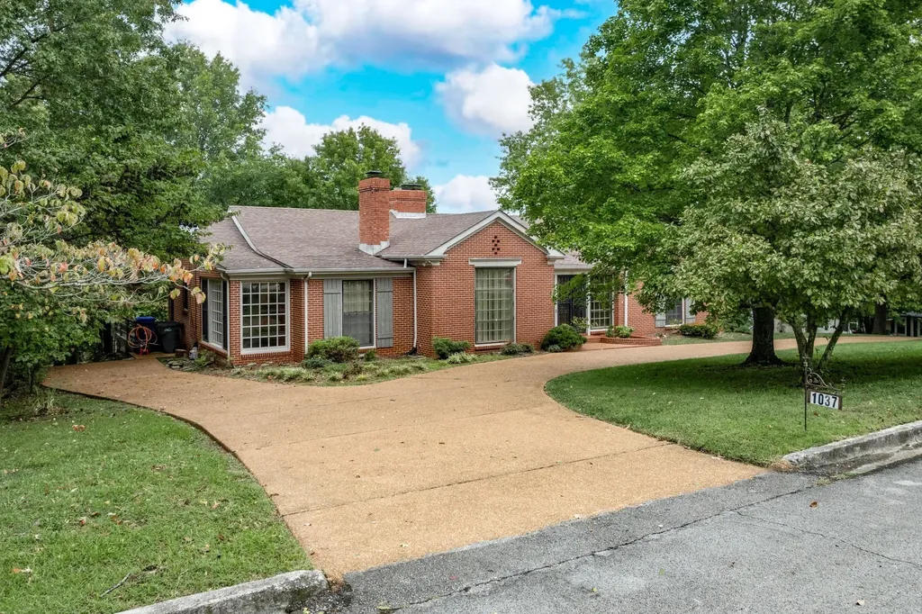 1037 Rolling Fields Circle Columbia TN 38401