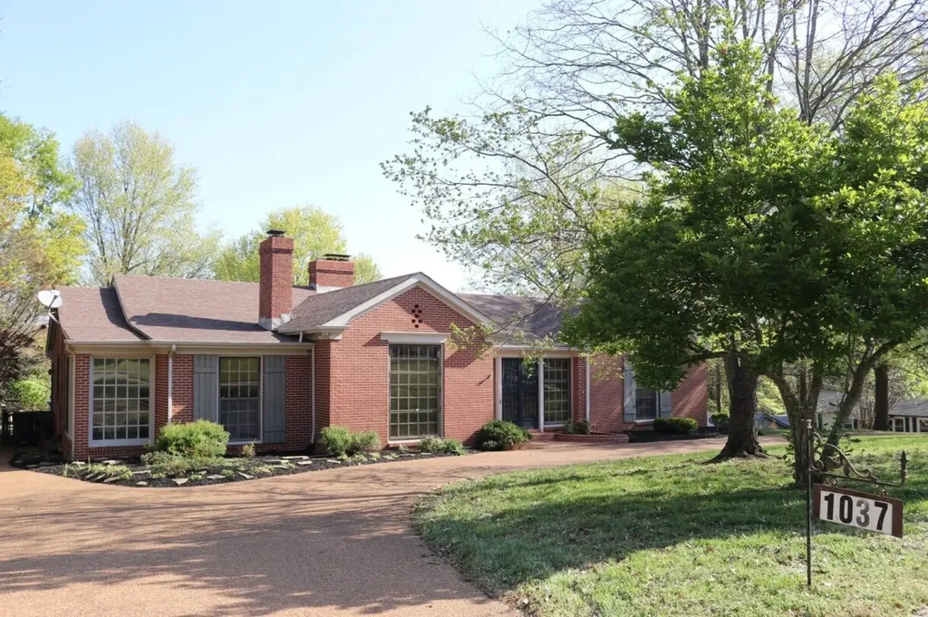 1037 Rolling Fields Circle Columbia TN 38401