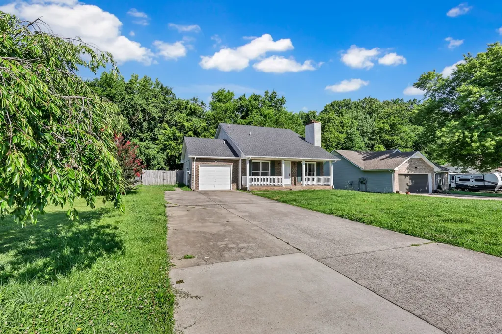 154 Shady Maple Drive Clarksville TN 37043
