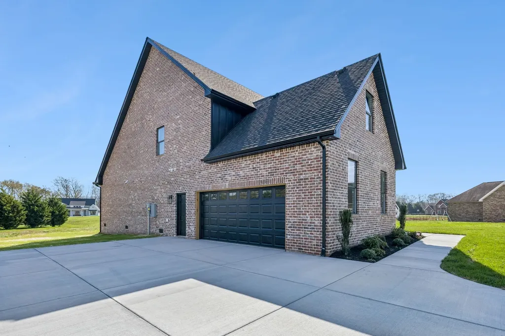 64 Blairmont Court Winchester TN 37398