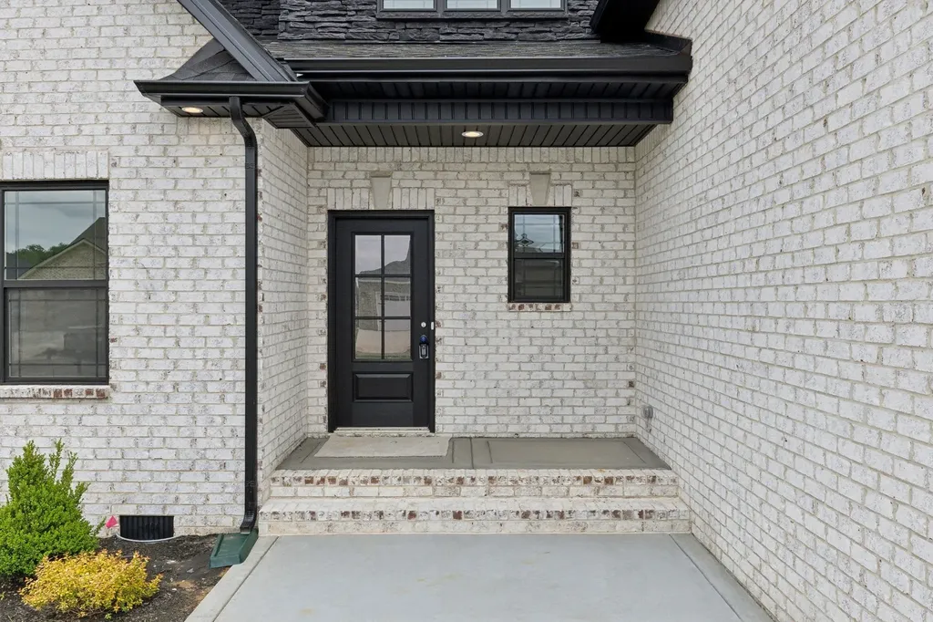 550 Foxglove Lane Clarksville TN 37043