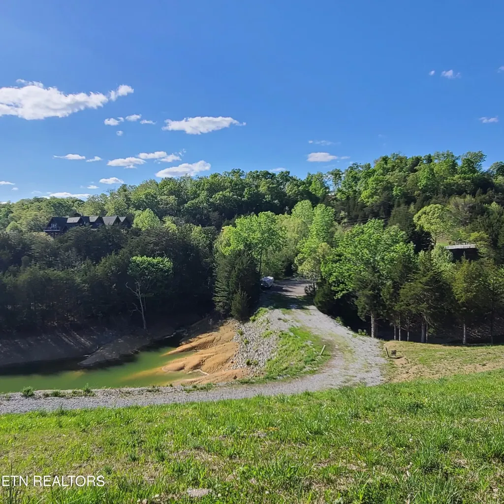 0 Very Old Barton Trail Dandridge TN 37725