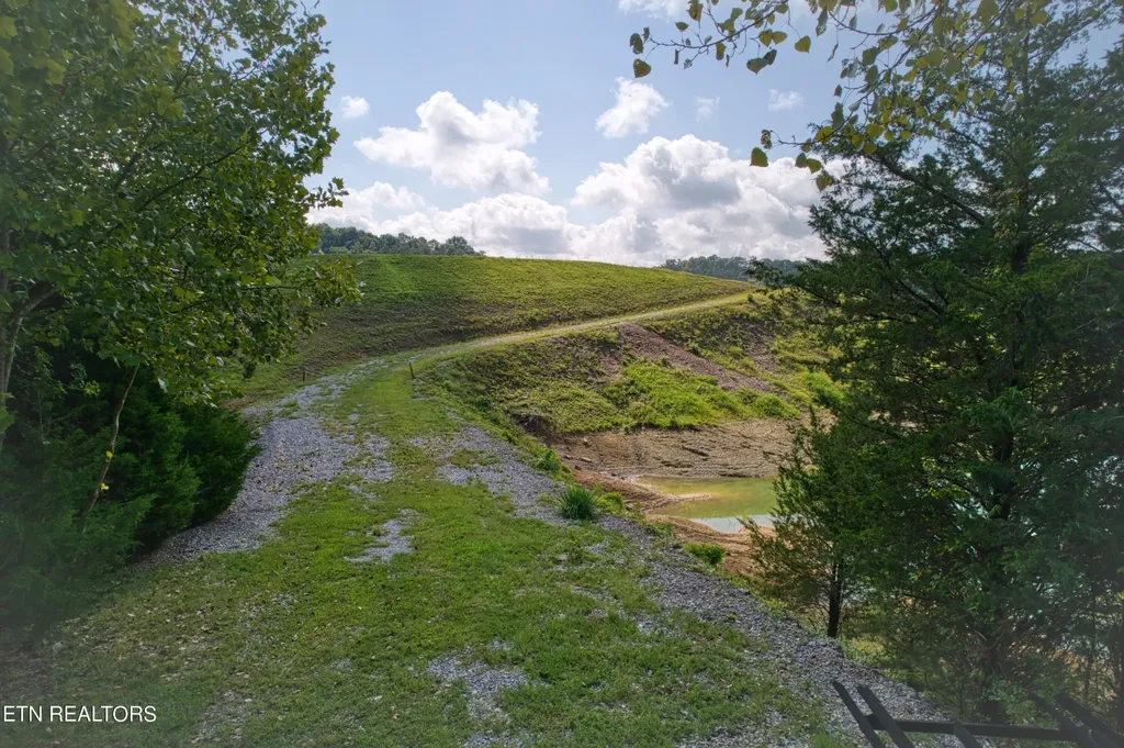 0 Very Old Barton Trail Dandridge TN 37725