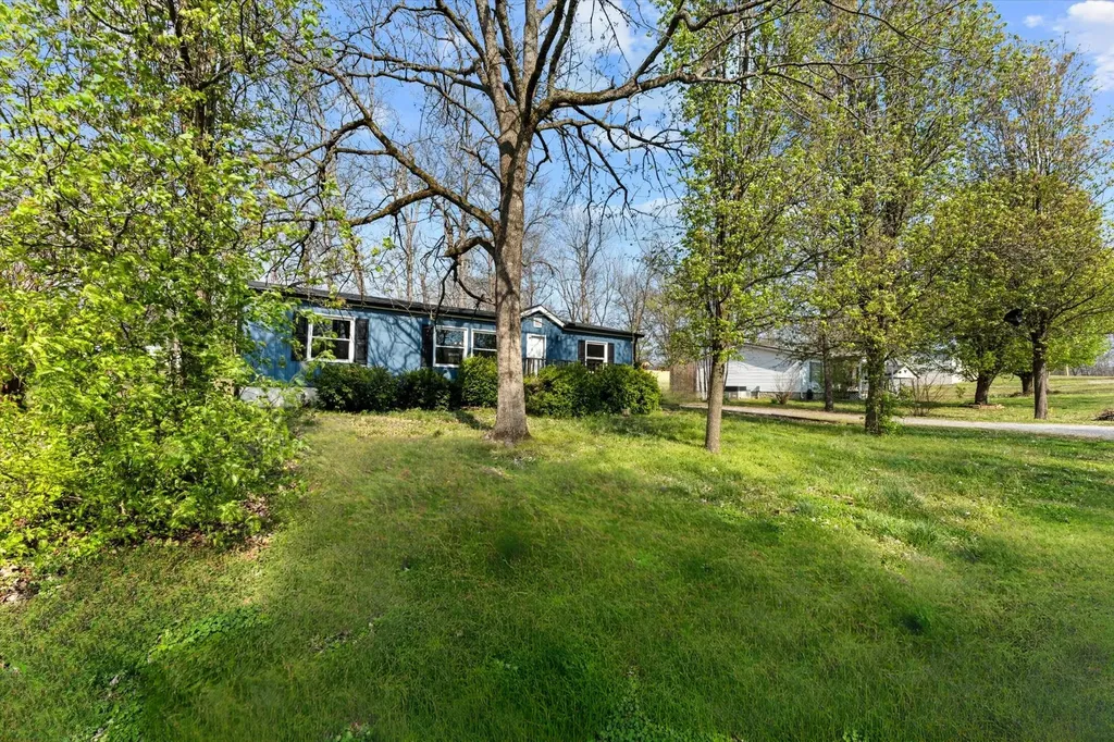 215 Wall Street Shelbyville TN 37160