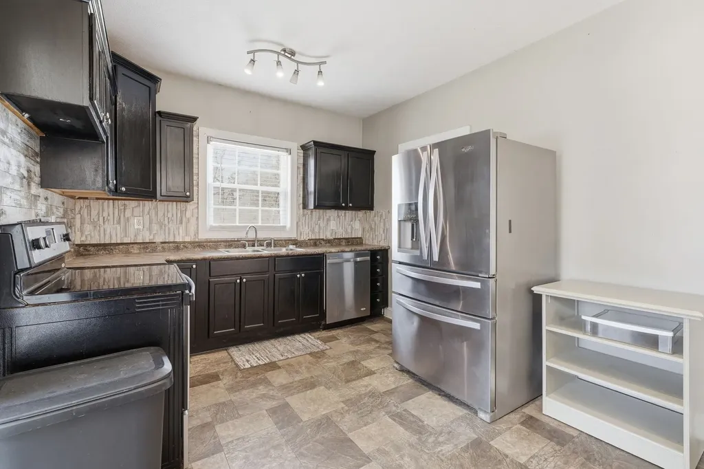 115 Florida Ave, N Parsons TN 38363
