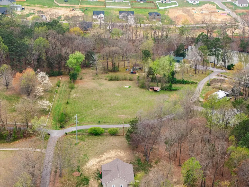2686 Bellar Road Greenbrier TN 37073