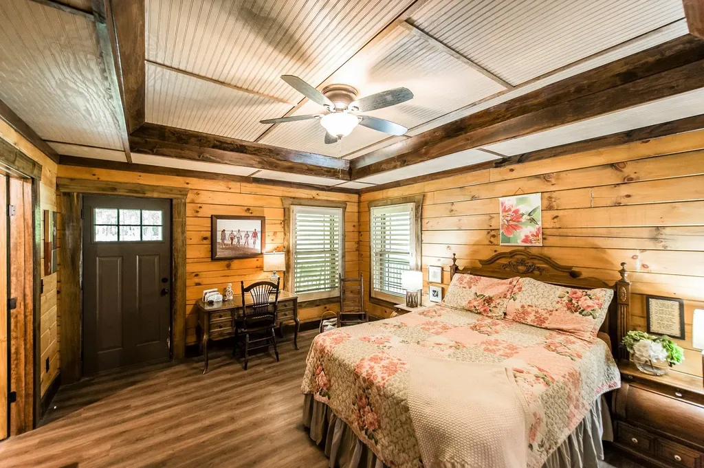 111 Guill Lane Cottontown TN 37048
