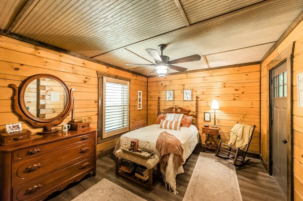 111 Guill Lane Cottontown TN 37048