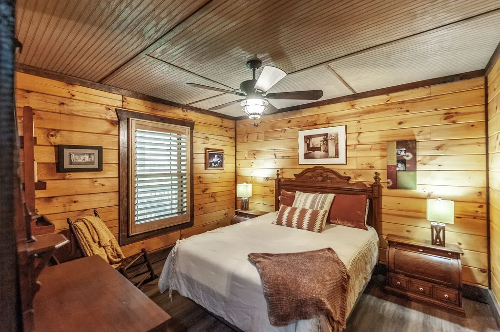 111 Guill Lane Cottontown TN 37048