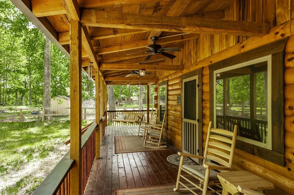 111 Guill Lane Cottontown TN 37048