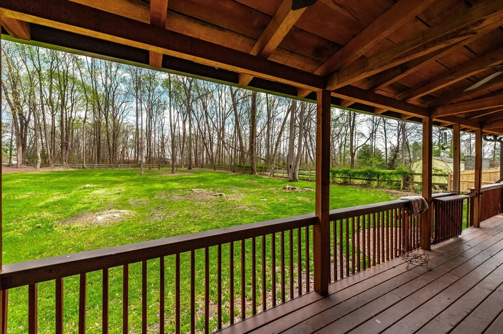 111 Guill Lane Cottontown TN 37048