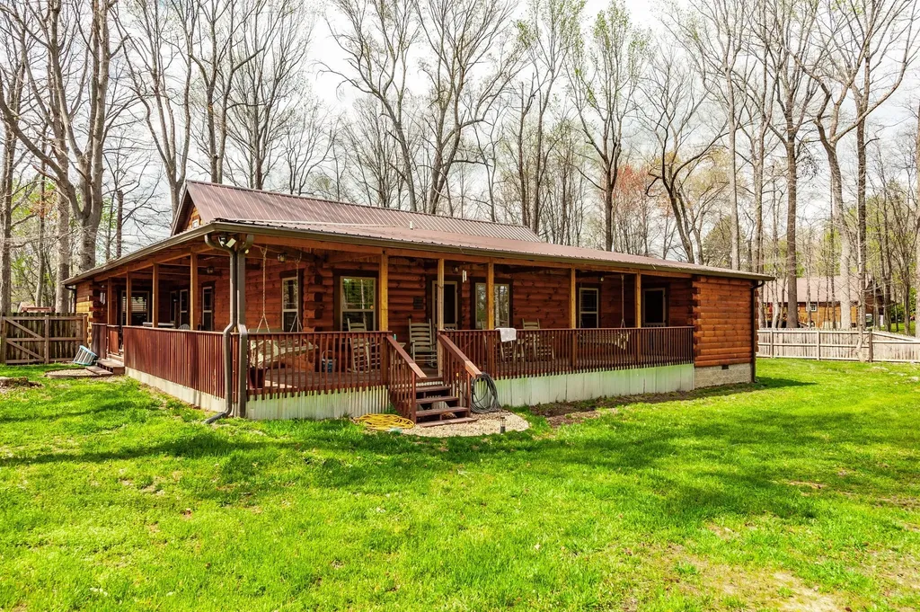 111 Guill Lane Cottontown TN 37048