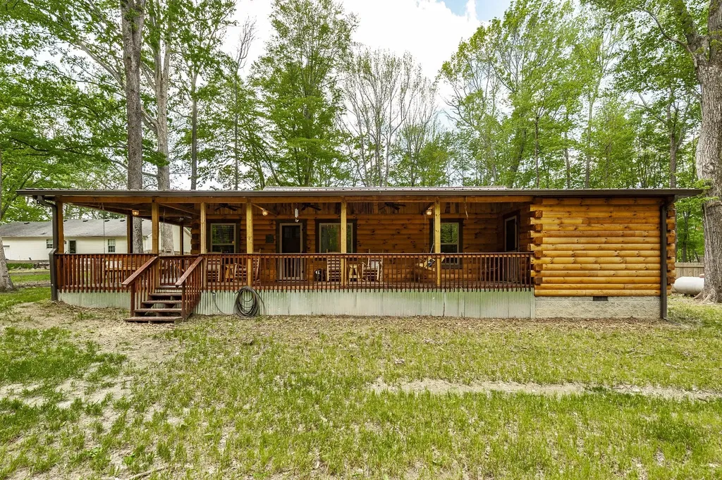 111 Guill Lane Cottontown TN 37048