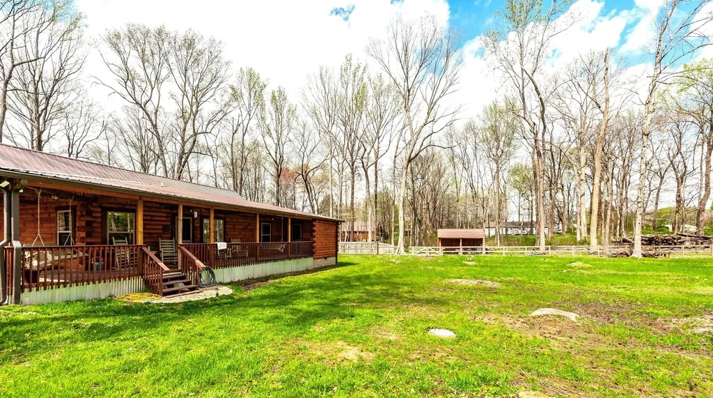 111 Guill Lane Cottontown TN 37048