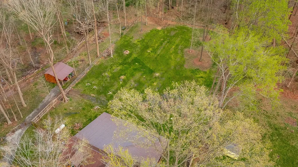 111 Guill Lane Cottontown TN 37048