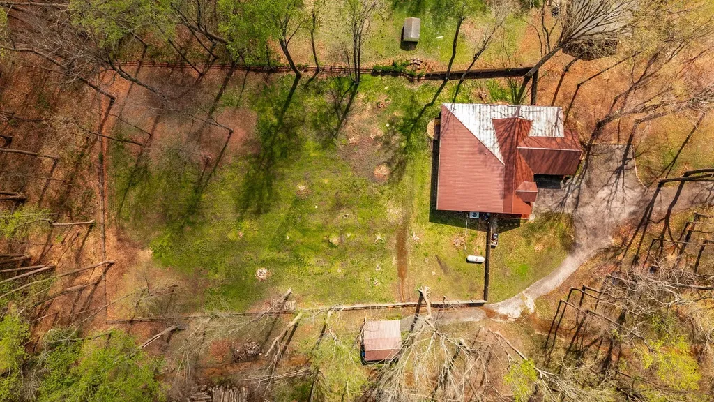 111 Guill Lane Cottontown TN 37048