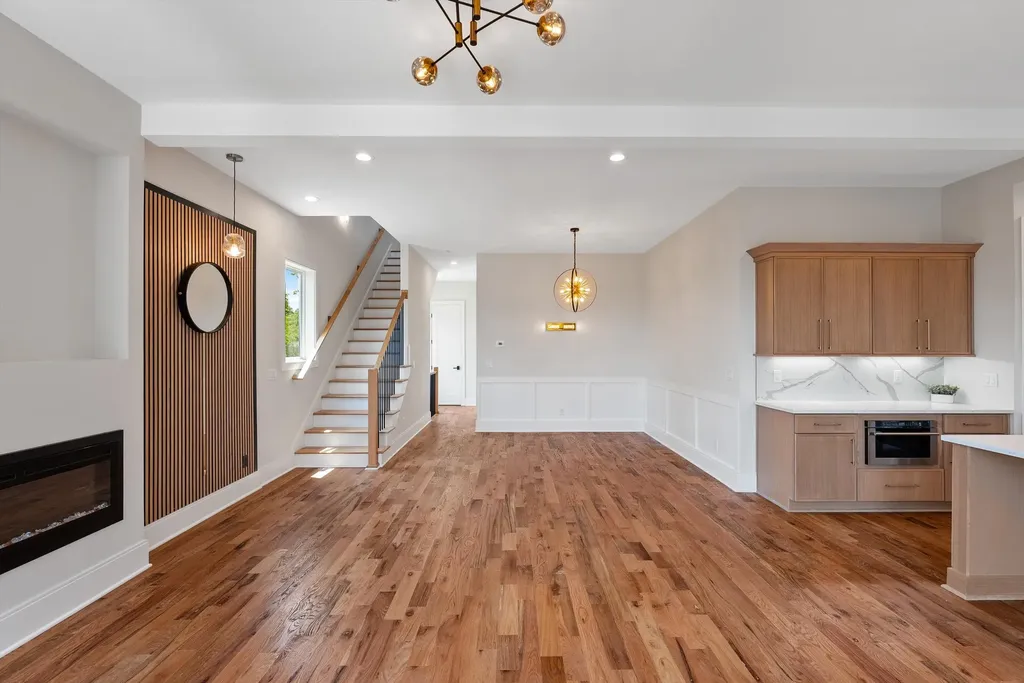913 33rd Ave, N Nashville TN 37209