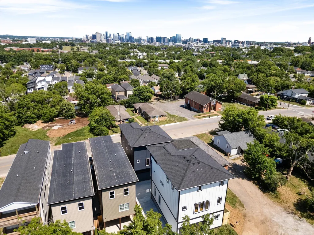 913 33rd Ave, N Nashville TN 37209