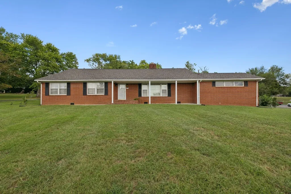 114 Calhoun Street Smithville TN 37166