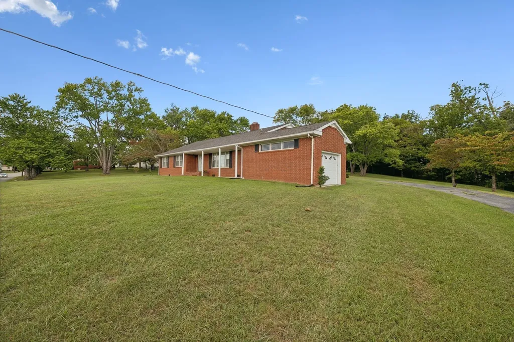 114 Calhoun Street Smithville TN 37166