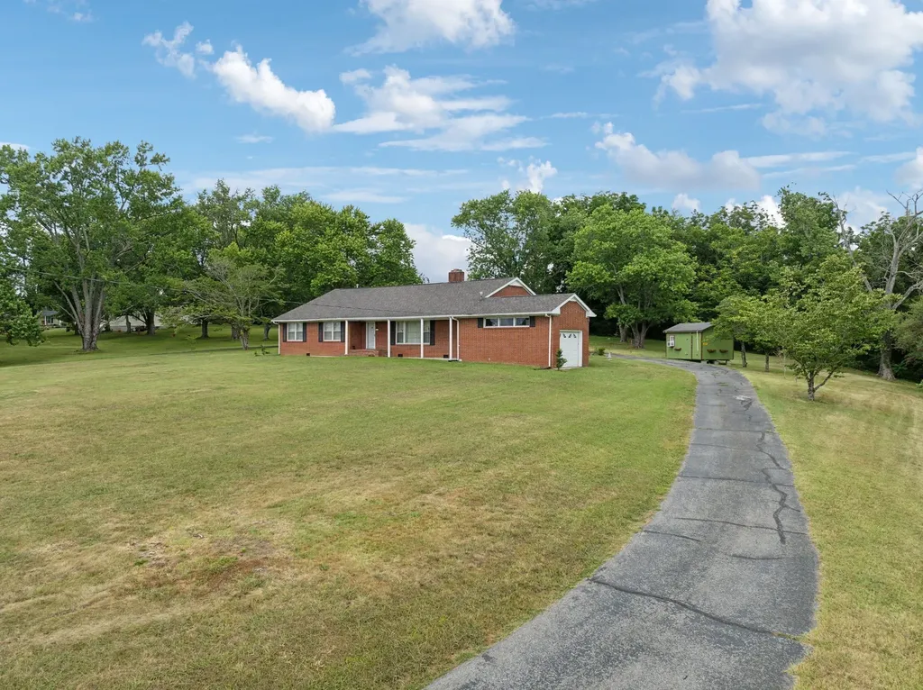 114 Calhoun Street Smithville TN 37166