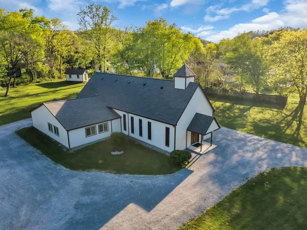 317 W Railroad Street Petersburg TN 37144