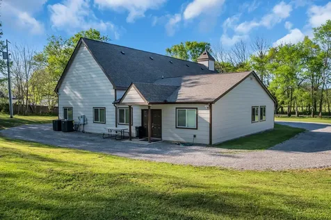 317 W Railroad Street Petersburg TN 37144
