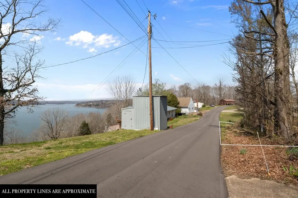 510 Big Richland Drive Waverly TN 37185