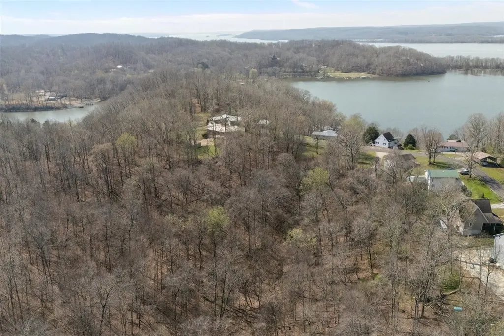 510 Big Richland Drive Waverly TN 37185