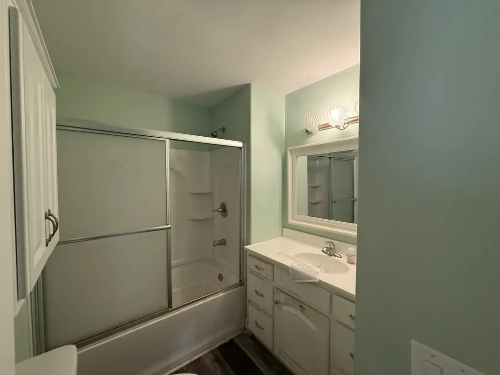 1004 Red Oak Drive Greenbrier TN 37073