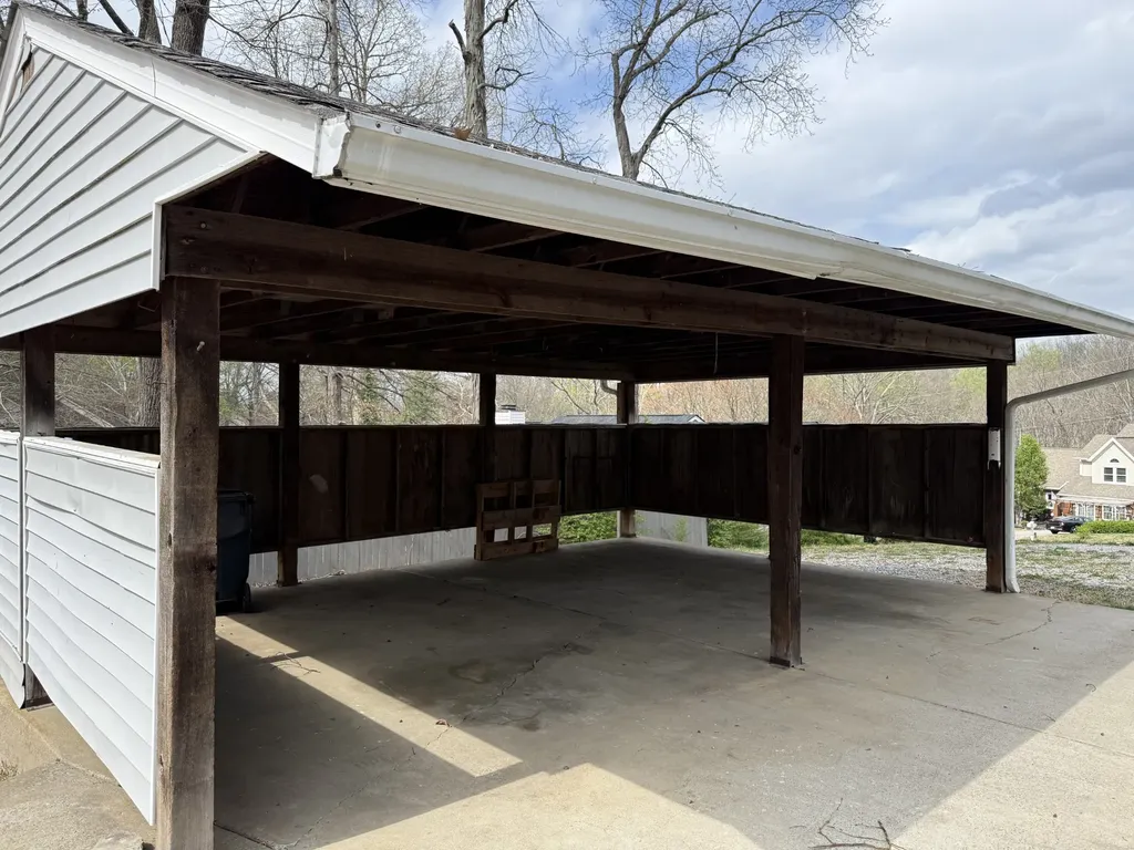 1004 Red Oak Drive Greenbrier TN 37073