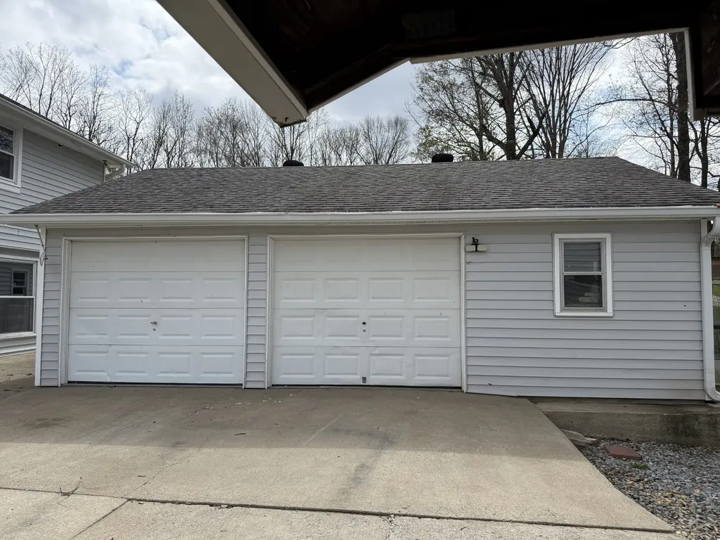1004 Red Oak Drive Greenbrier TN 37073