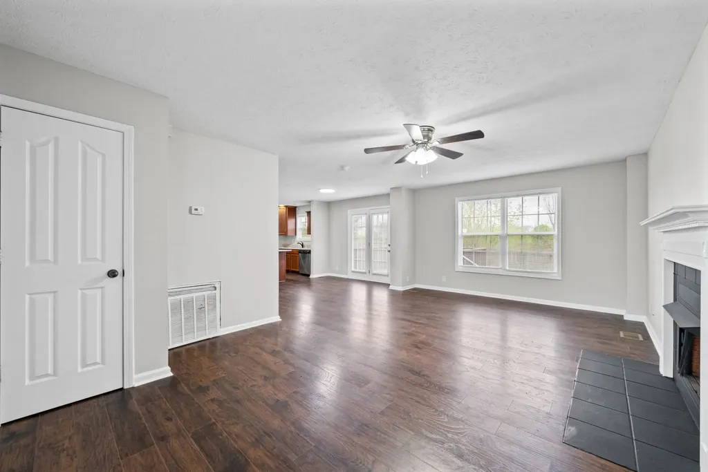 3418 Foxrun Lane Clarksville TN 37042