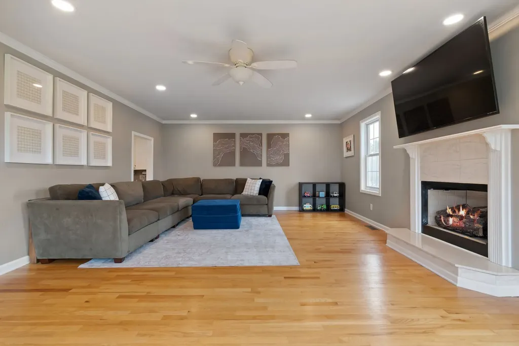 1608 Allison Avenue Columbia TN 38401