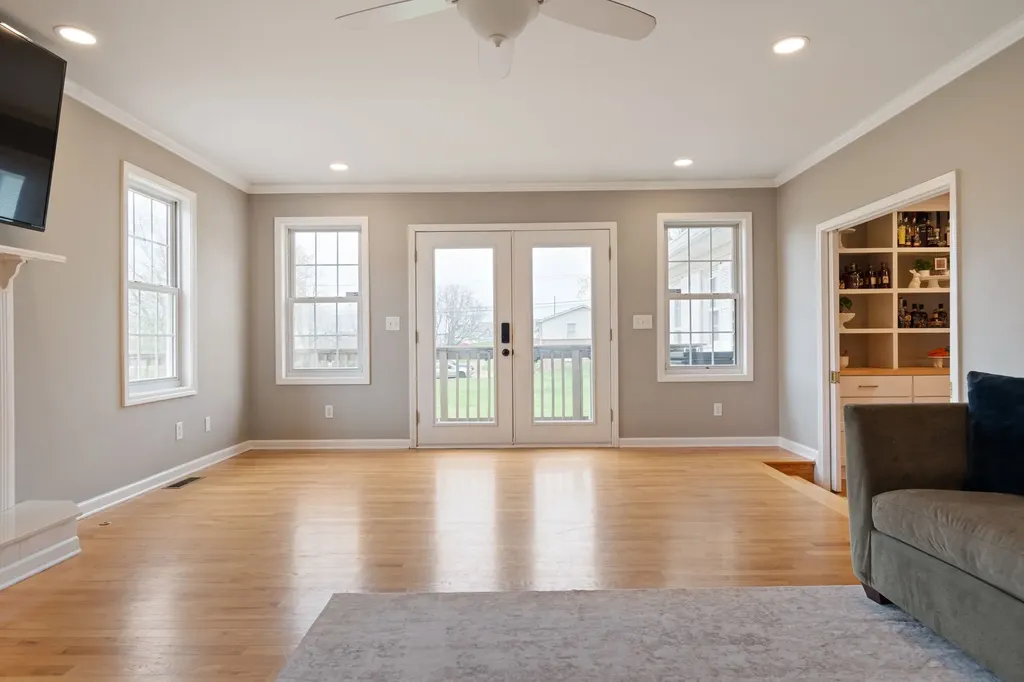 1608 Allison Avenue Columbia TN 38401