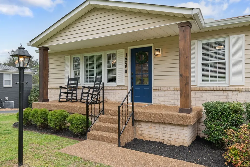 1608 Allison Avenue Columbia TN 38401